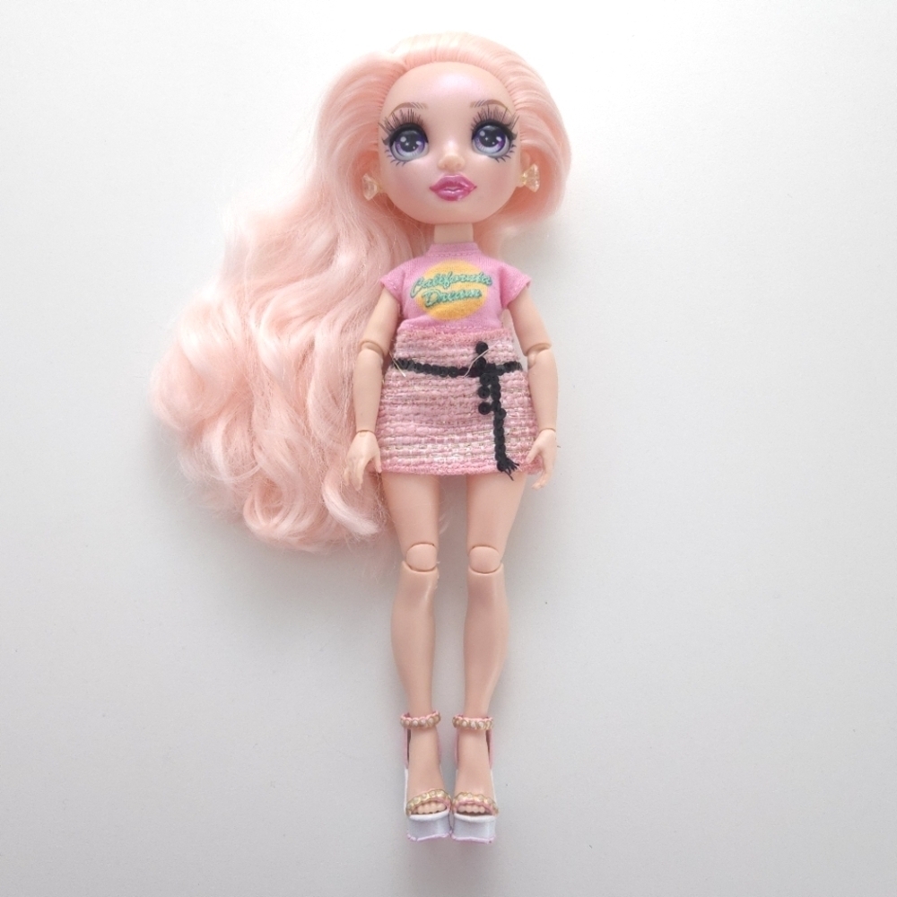 Rainbow High Bella Parker Fashion Doll